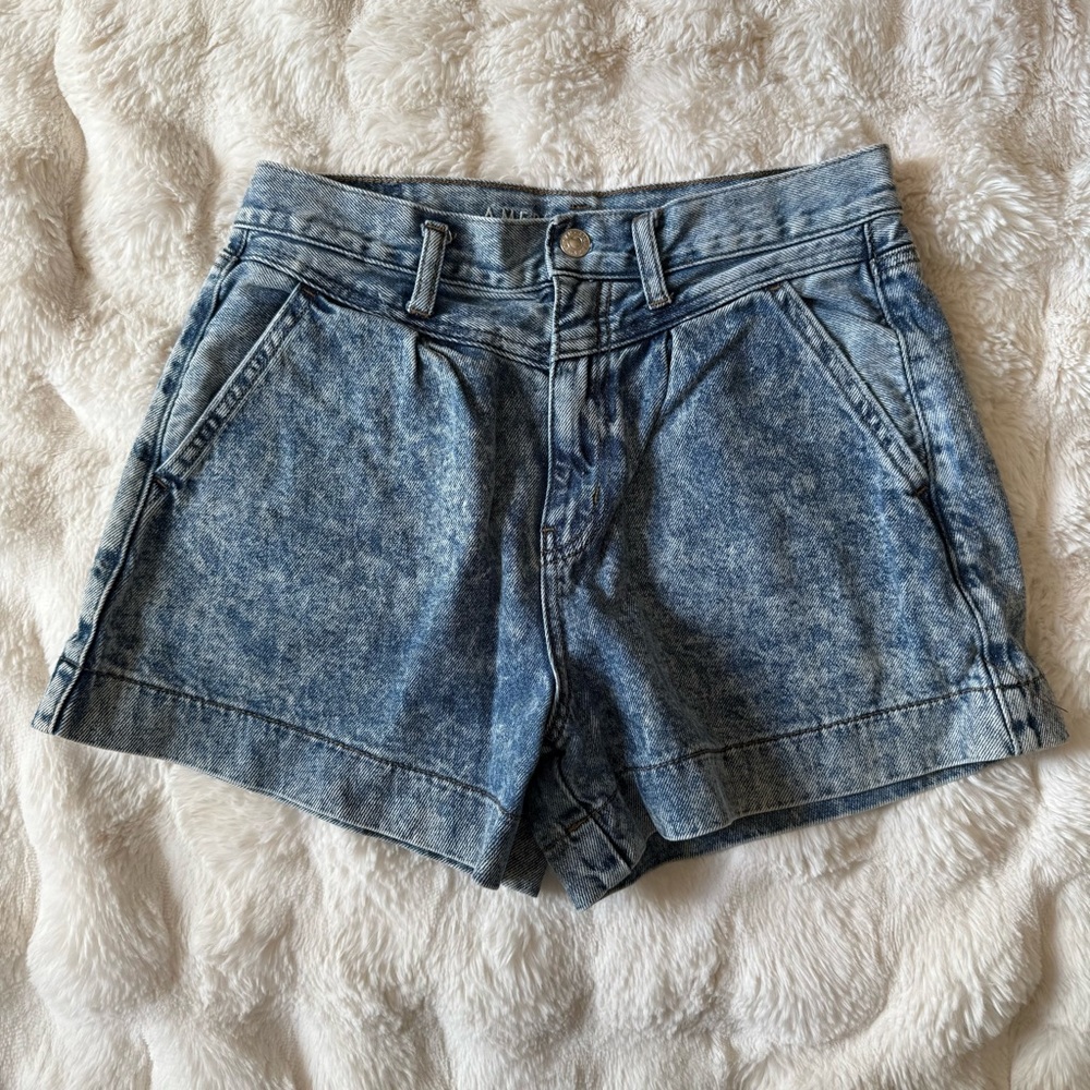 American Eagle Outfitters Acid-Wash High-Rise Jean Shorts - Light Blue